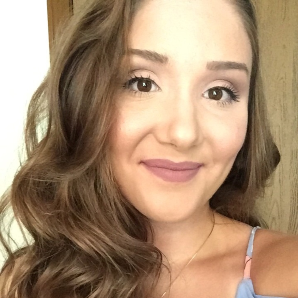 Meet your Posher, Danielle